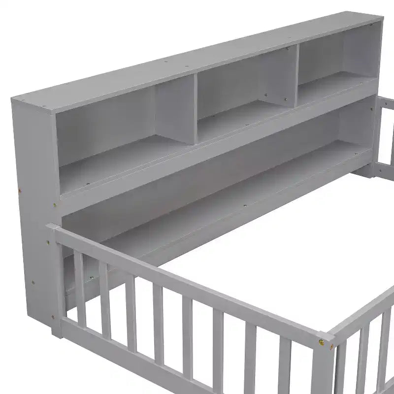 Bodenbett in Twin-Größe mit Bücherregal, Ablagen und Schutzgittern, Grau