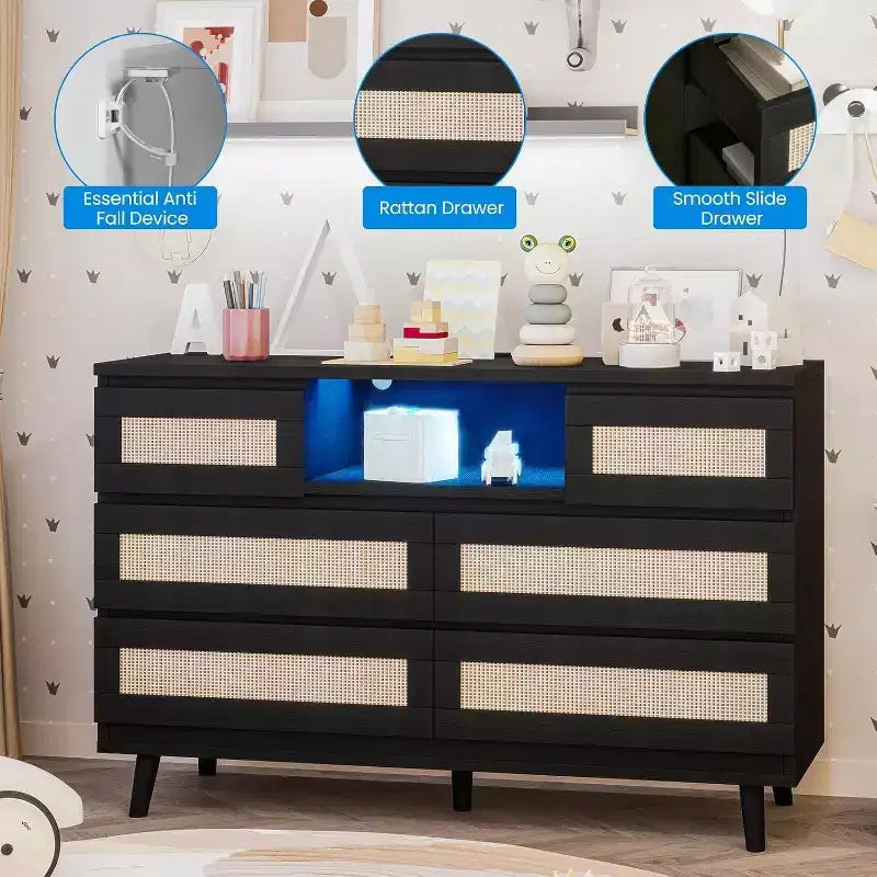Moderne Rattan-Kommode mit LED-Beleuchtung und Ladestation, Holzkommode mit 6 Schubladen, TV-Ständer für den Kleiderschrank