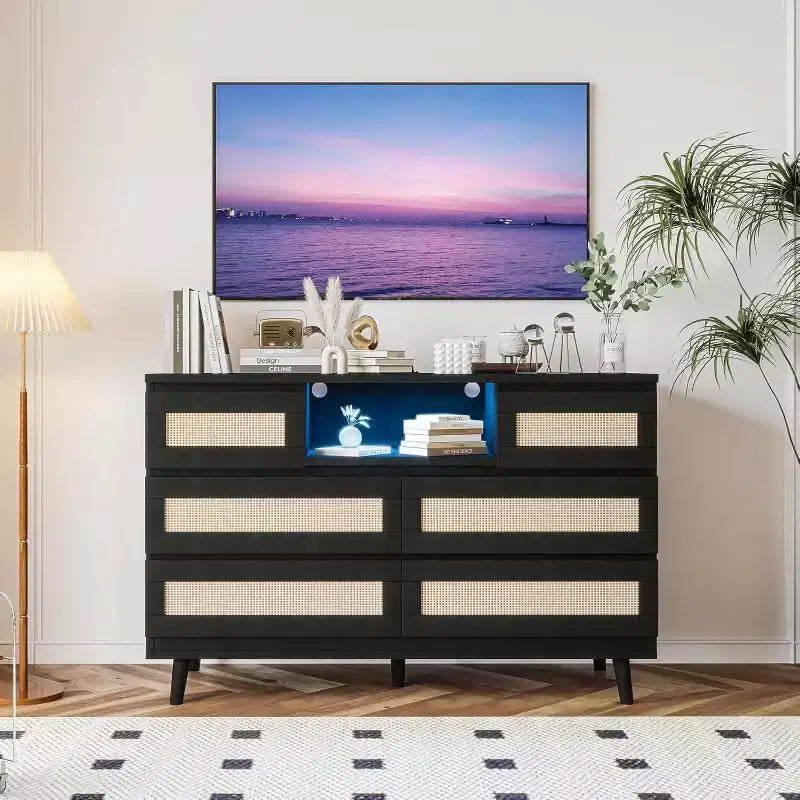 Cómoda moderna de ratán con LED y estación de carga, cómoda de madera con 6 cajones, mueble para TV para armario
