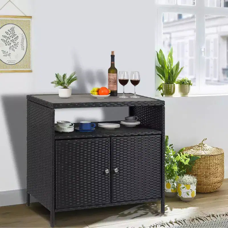 Outdoor-Bartisch für die Terrasse mit 2-türigem Aufbewahrungsschrank aus Polyrattan und Ablage, pulverbeschichteter Stahl, wetterfestes Polyrattan, für Terrasse, Pool, Garten und Küche