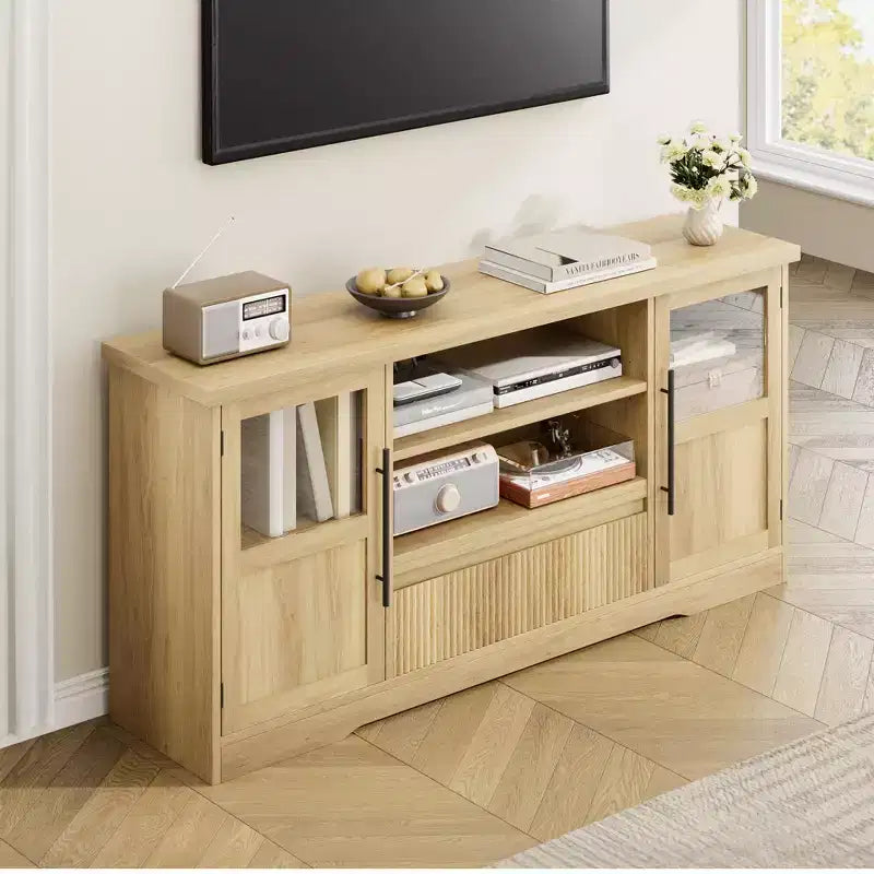 Mueble de TV para televisores de hasta 72', centro de entretenimiento con diseño ondulado, 2 armarios con puertas de vidrio y consola multimedia con 2 puertas abiertas (natural)