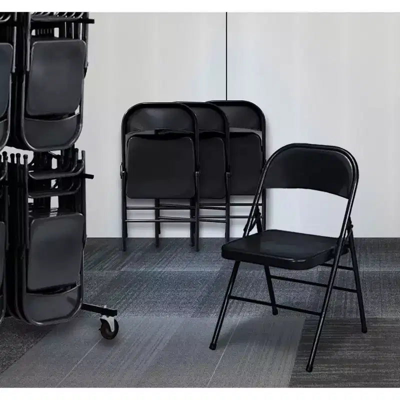 Chaise pliante en métal noire